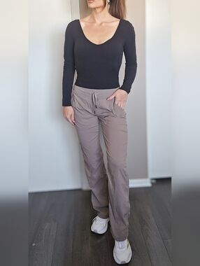 Lululemon Dance Studio Pants Size 4 Taupe Lightweight Drawstring Jogger Running
